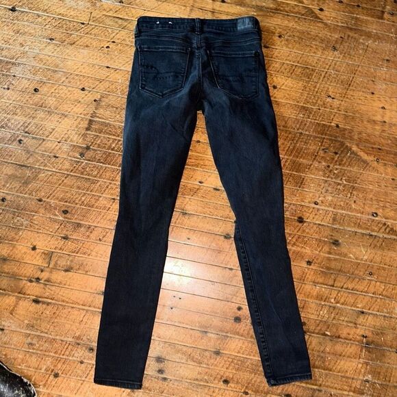 American Eagle size 2 distressed holey stretch jeggings - Picture 3 of 3